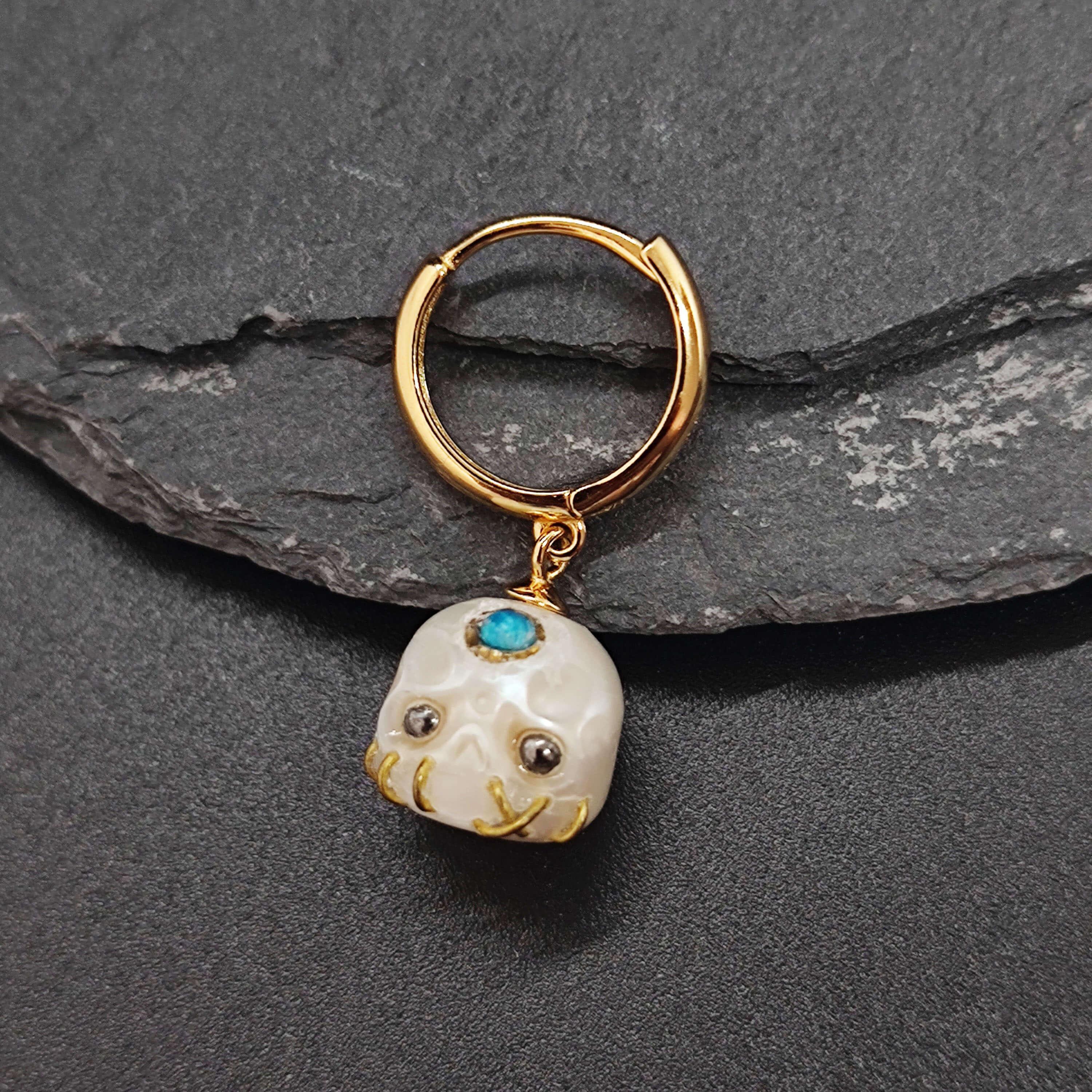 Belle Juri Golden & Black Eyes Śmaśana Hoop Earrings