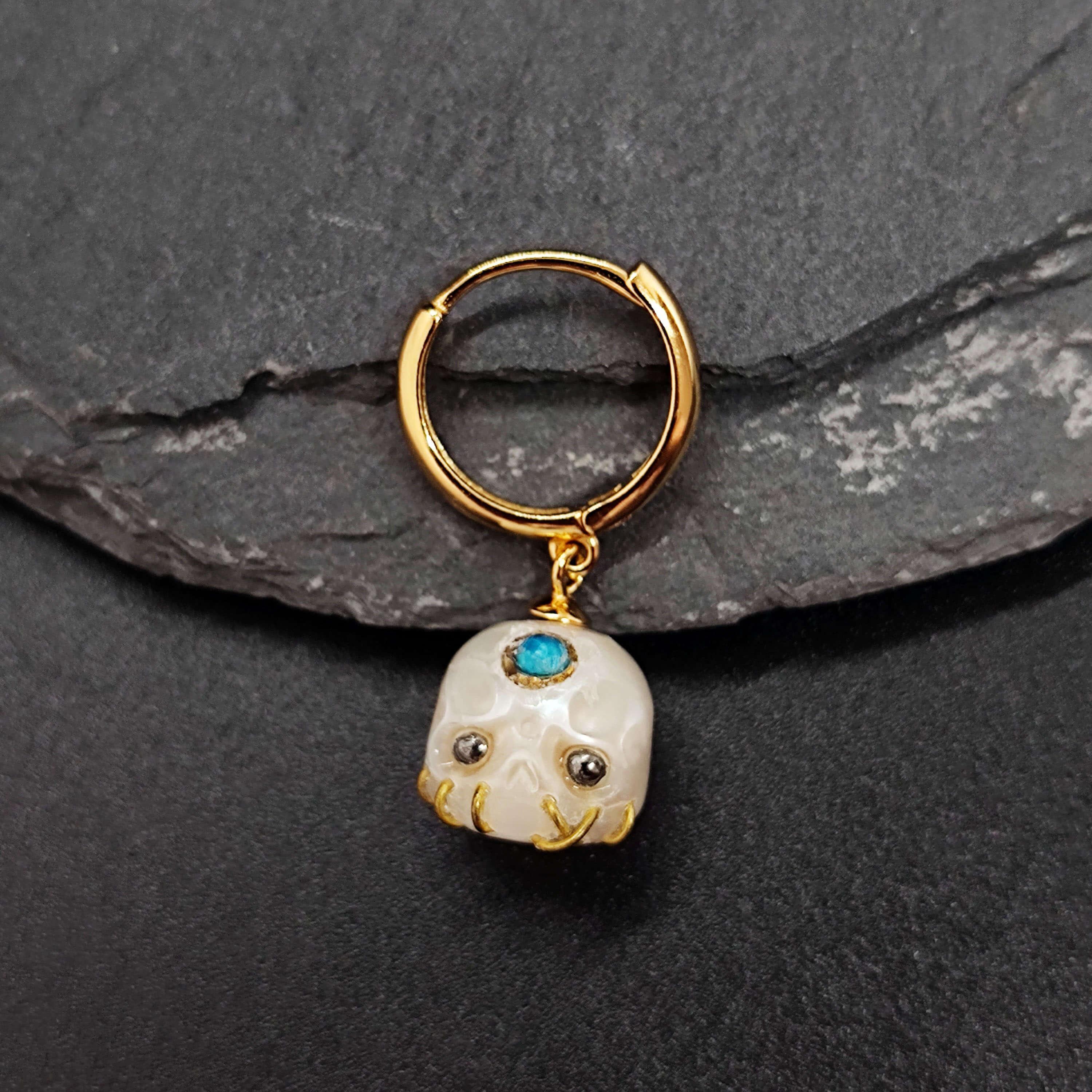 Belle Juri Golden & Black Eyes Śmaśana Hoop Earrings