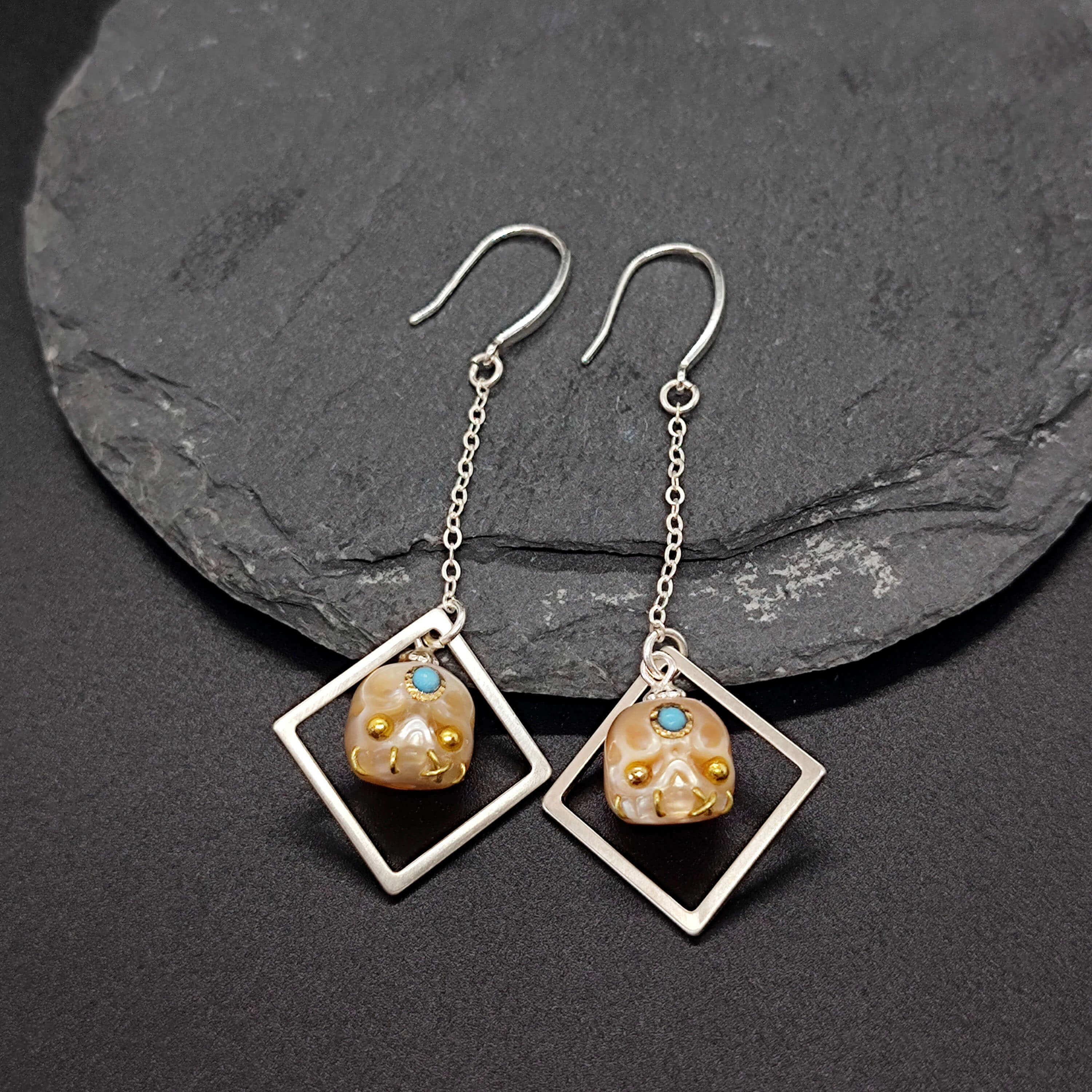 Belle Juri Golden & Black Eyes Śmaśana Rhombic Drop Earrings
