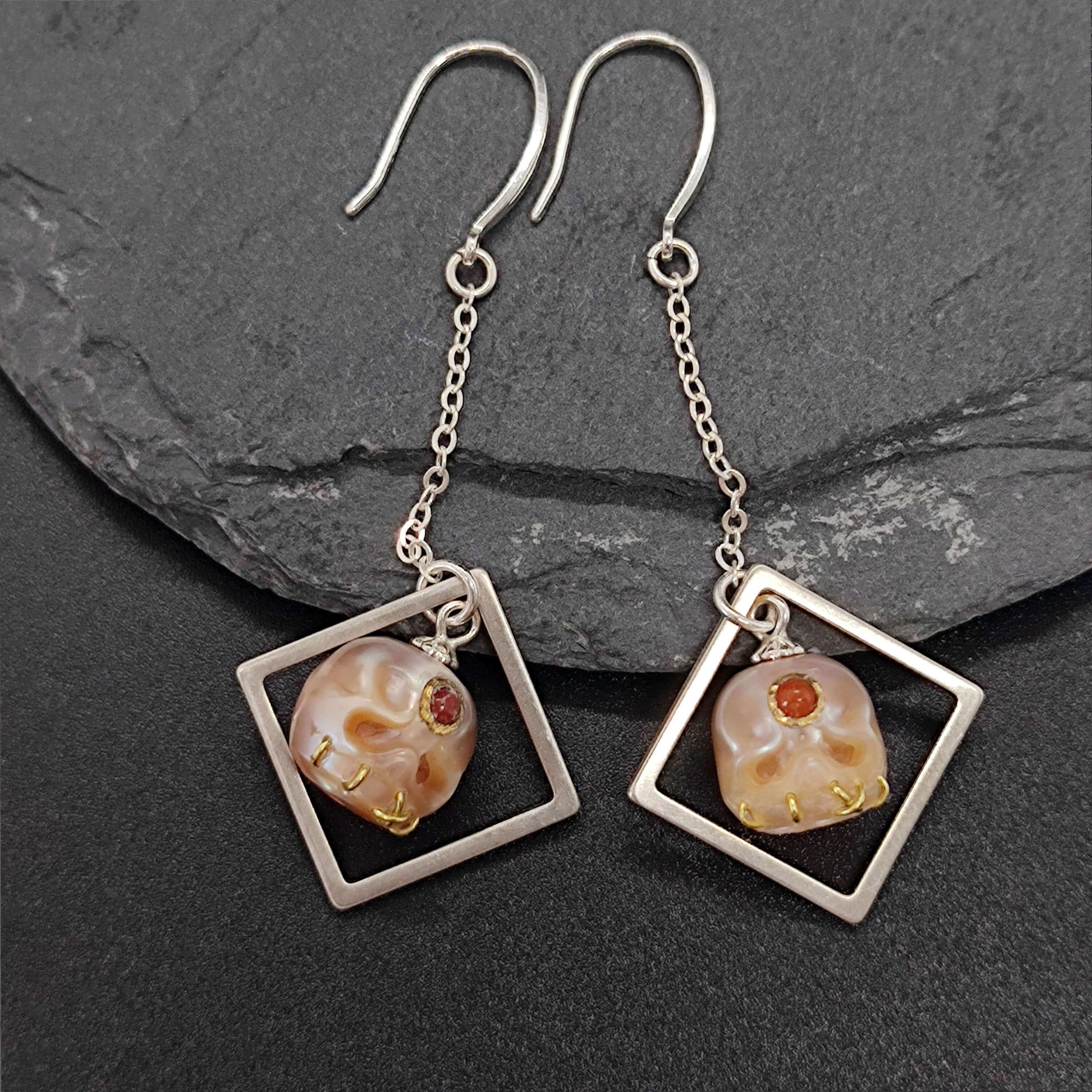 Belle Juri Śmaśana Skull Rhombic Drop Earrings