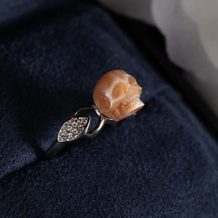 Belle Juri Simple Pearl Skull Leaf-Shape Ring