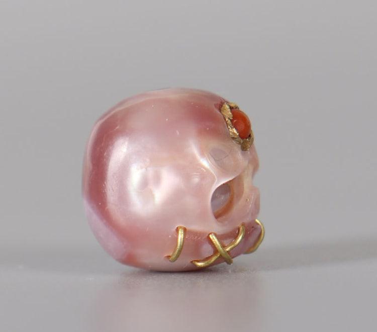 Belle Juri Natural Pearl Śmaśana Skull Bead