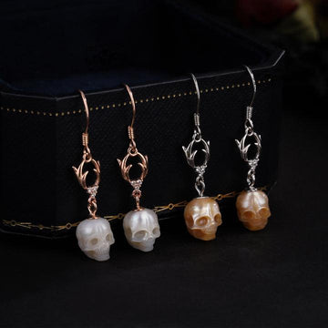 Belle Juri Simple Pearl Skull Reindeer Earrings
