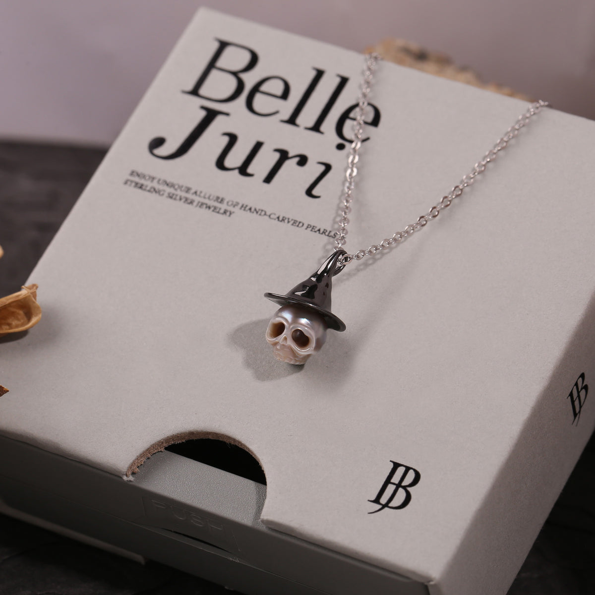 Gothic Cranium Pearl Witch Hat Necklace-Gray
