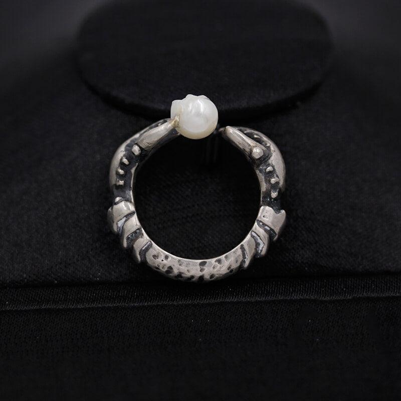 Belle Juri Pearl Skull Crab Pincer Ring