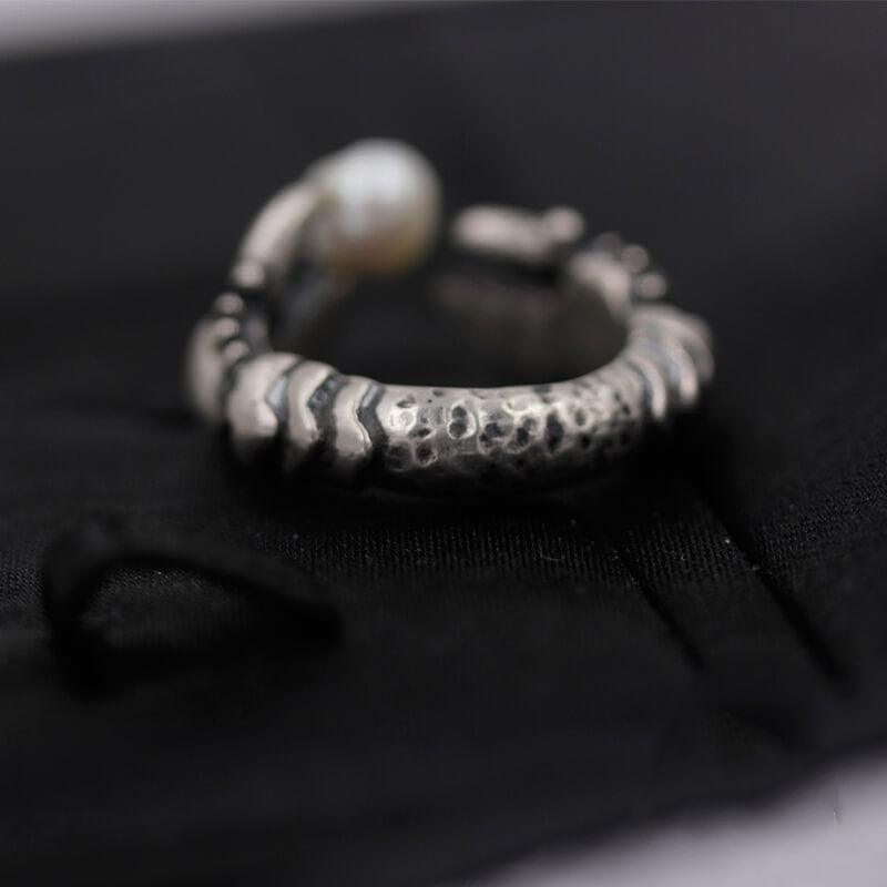 Belle Juri Pearl Skull Crab Pincer Ring