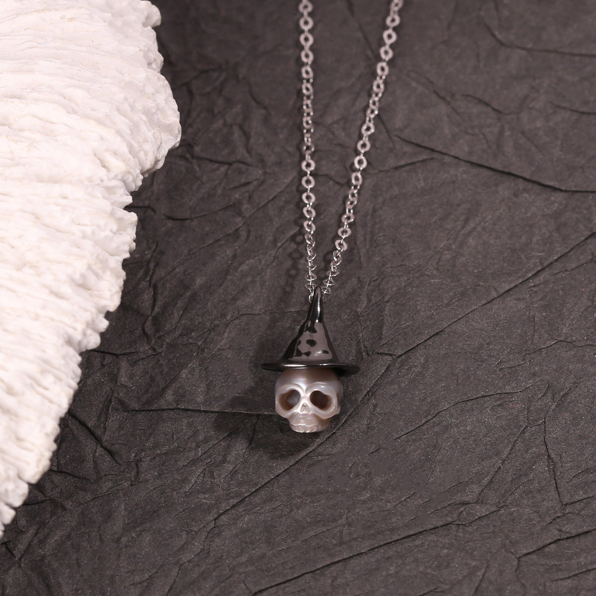 Gothic Cranium Pearl Witch Hat Necklace-Gray