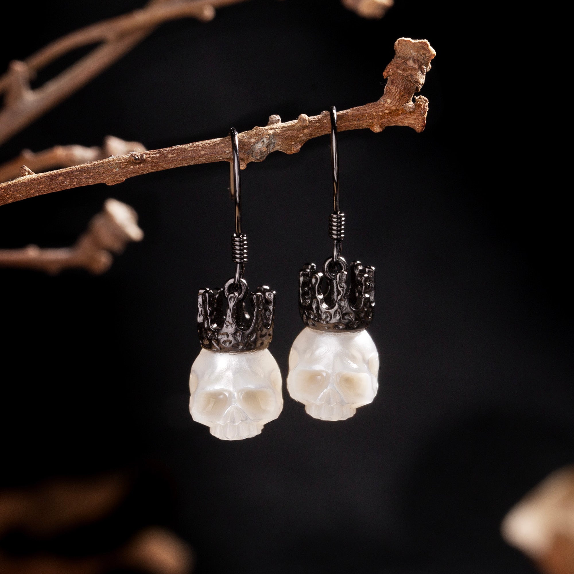 Boucles d'oreilles de crâne de la couronne en or noir argenté baroque