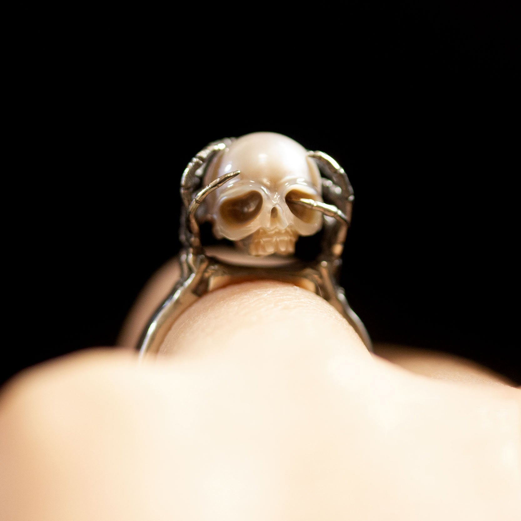 Be A Thinker Grey Pearl Cranium Open Ring