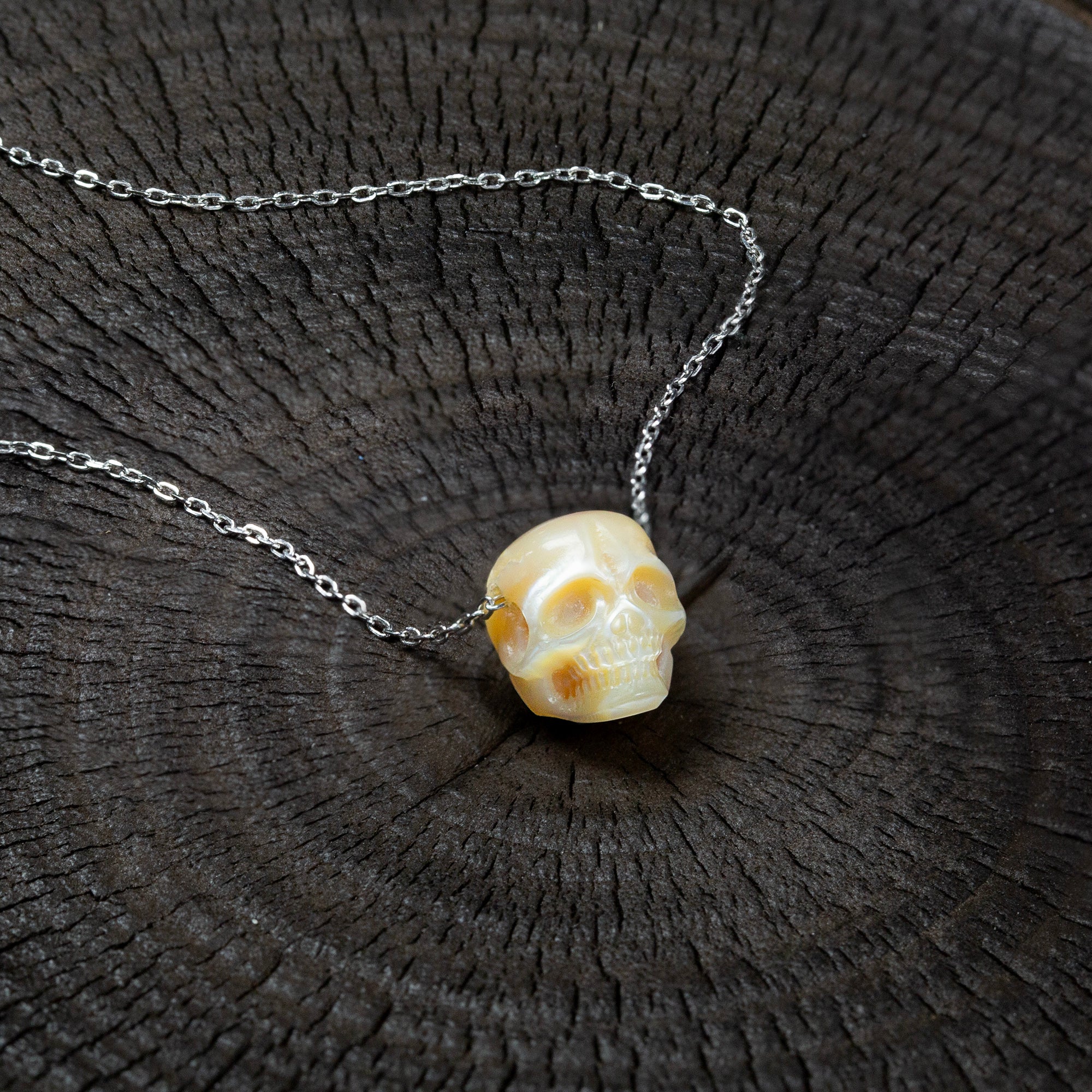 Simple Pearl Skull Necklace-Belle Juri