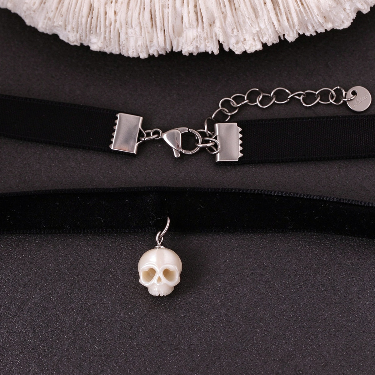Black Velvet Cranium Pearl Choker Necklace