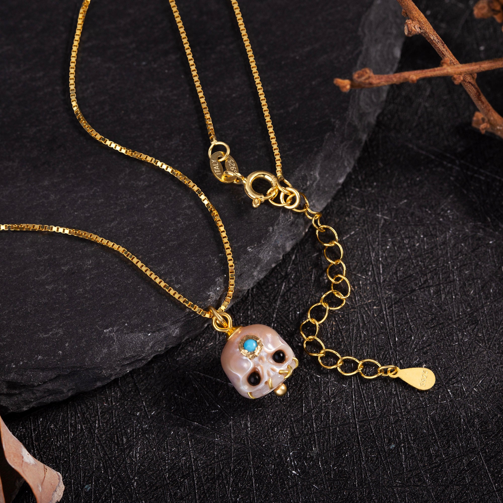 Cranio perle intagliato śmaśana collana perline con occhi neri