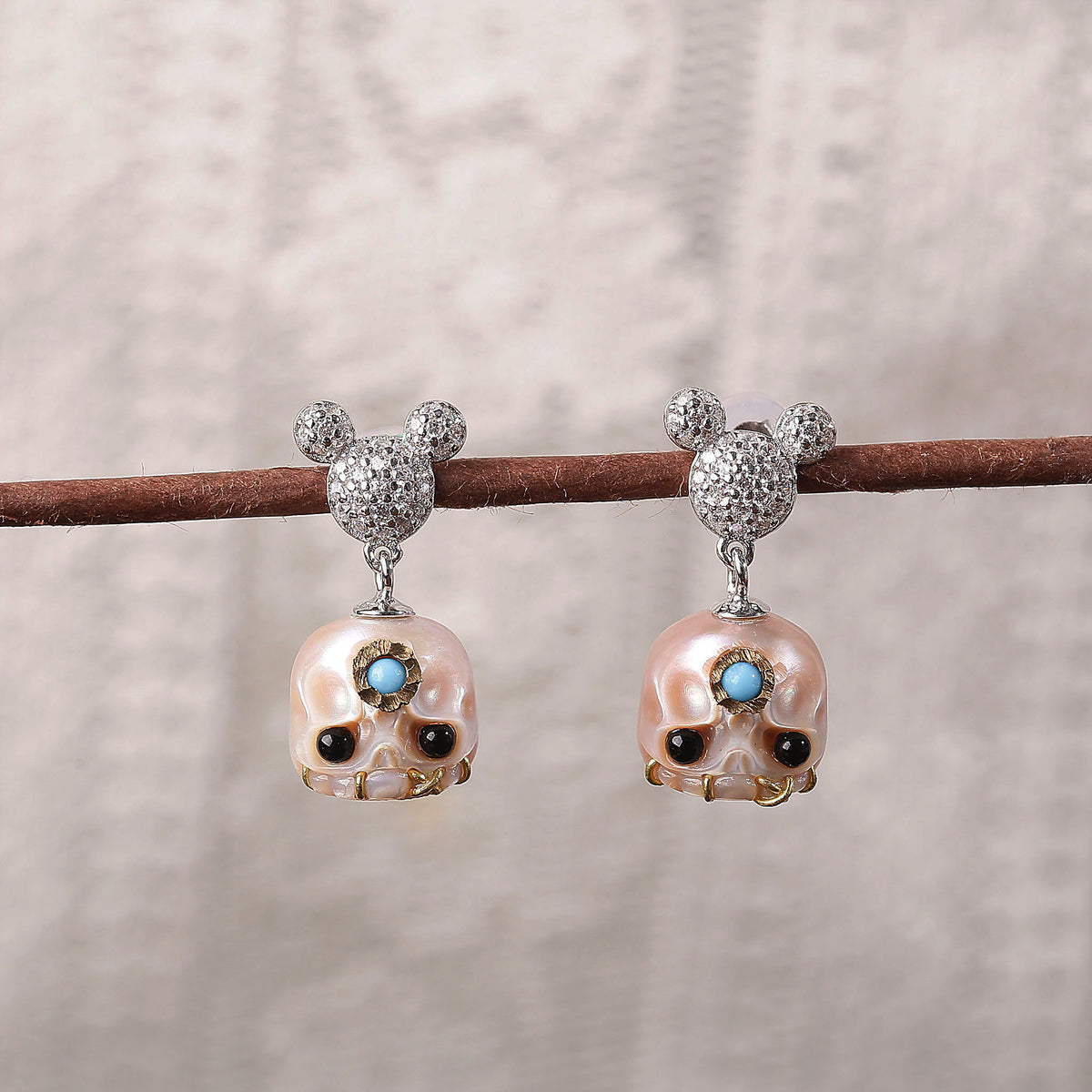 Mickey Ears Carved Pearl Skull Śmaśana CZ Sparkle Stud Earrings