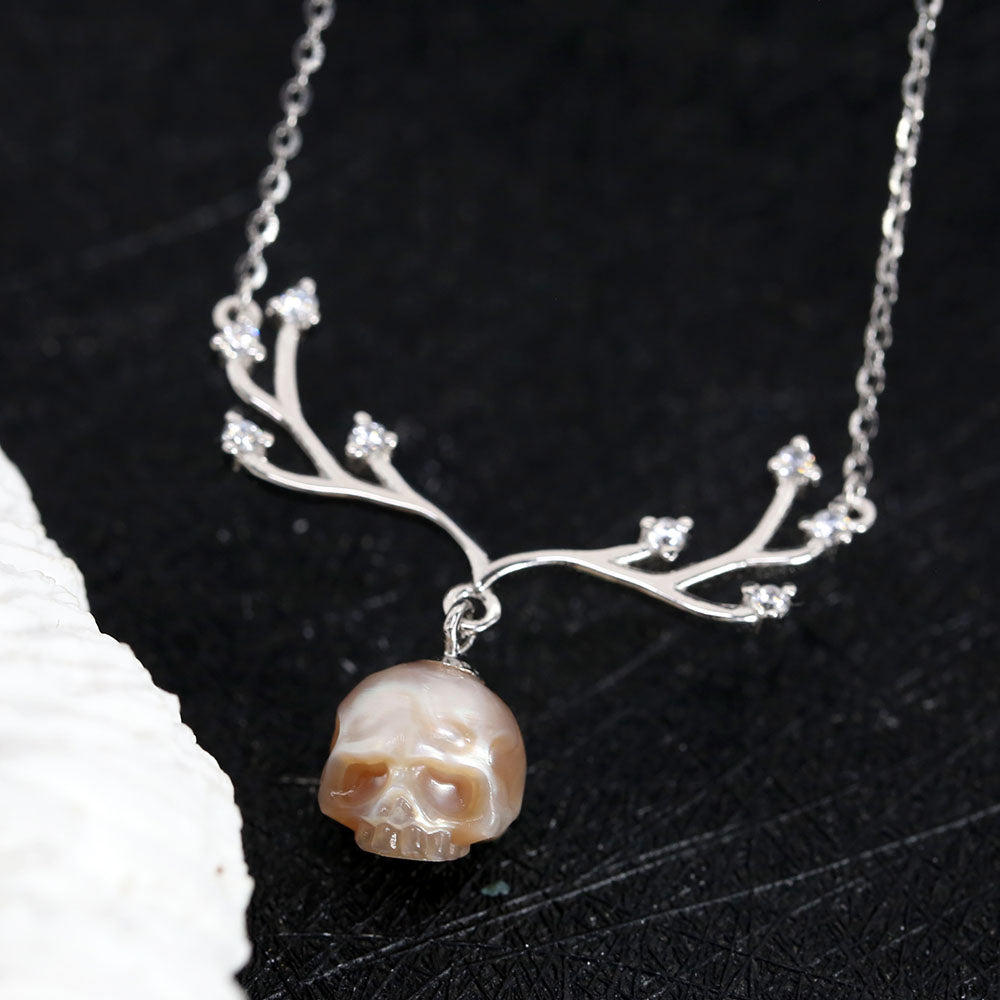 Christmas Reindeer Antler Pearl Skull Necklace