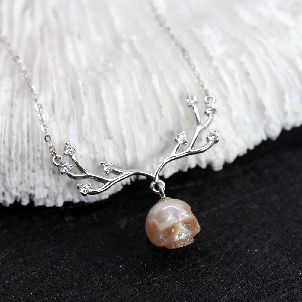 Christmas Reindeer Antler Pearl Skull Necklace