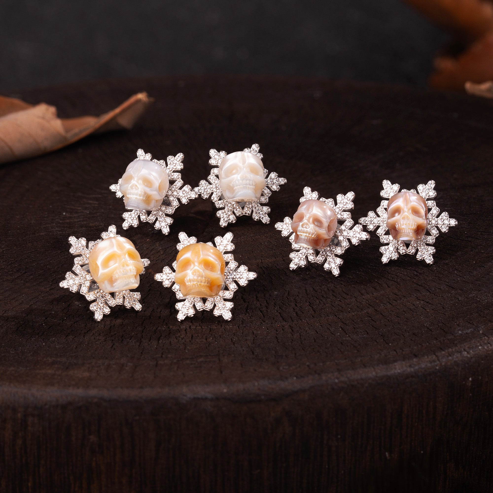 Kerstsneeuwvlok Zirkon Pearl Skull Stud -oorbellen