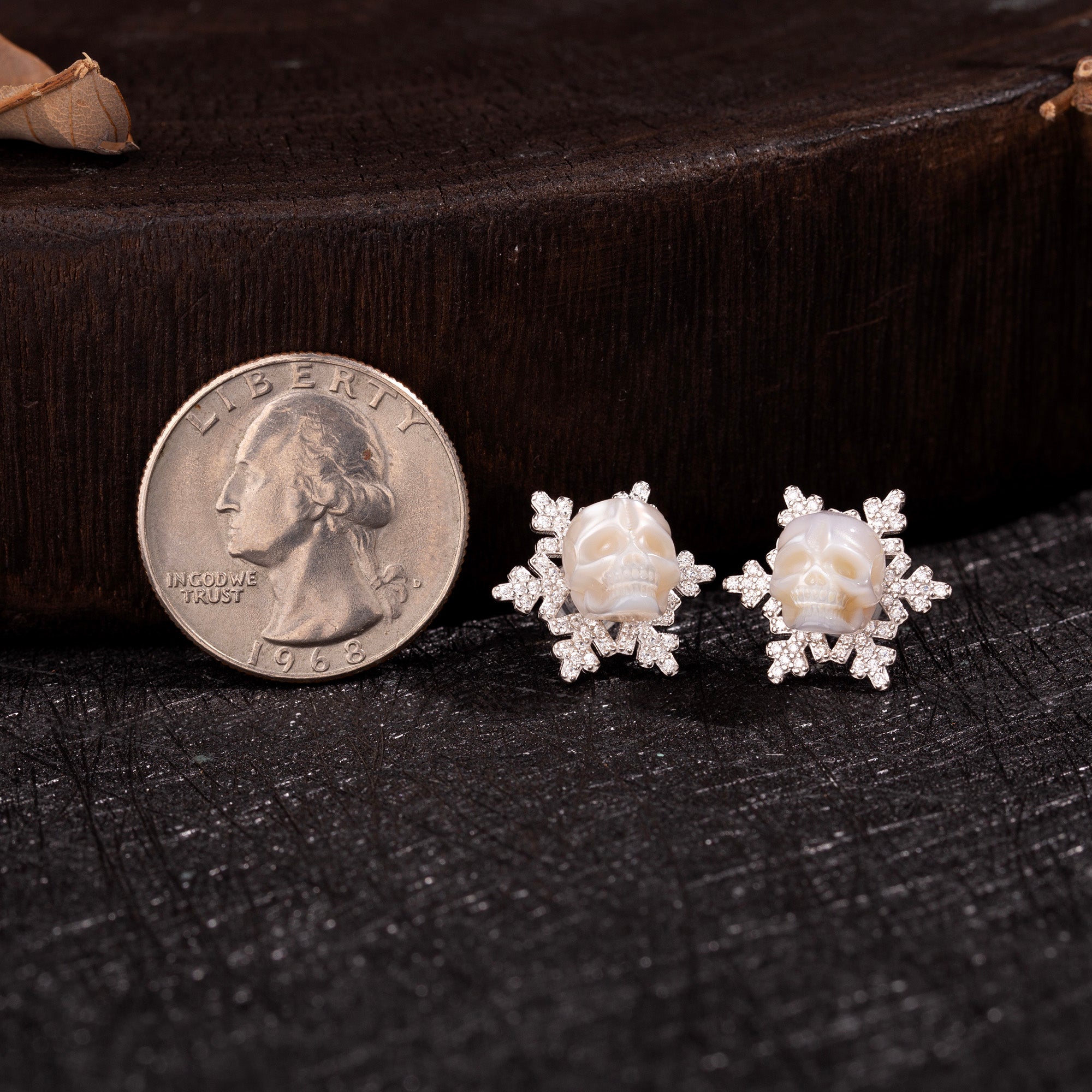 Kerstsneeuwvlok Zirkon Pearl Skull Stud -oorbellen