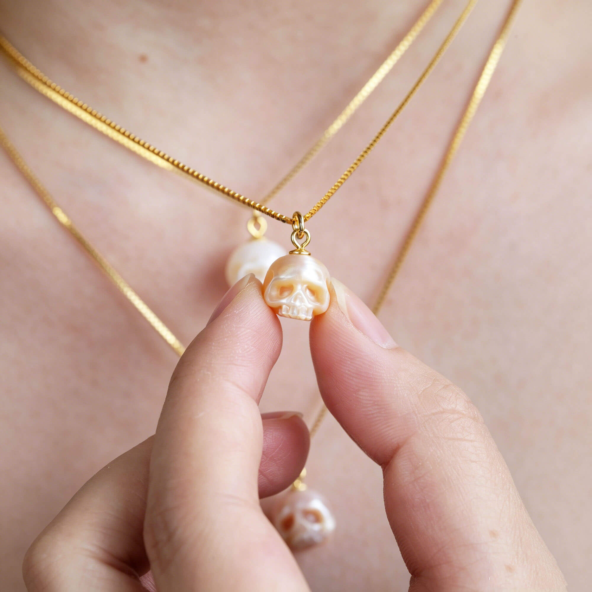Dainty Simple Pearl Cranium Pendant Necklace