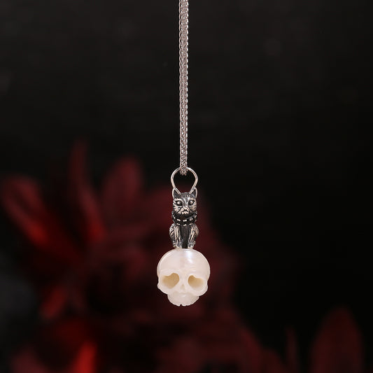 Distressed Celestial Cat Cranium Pearl Necklace-White