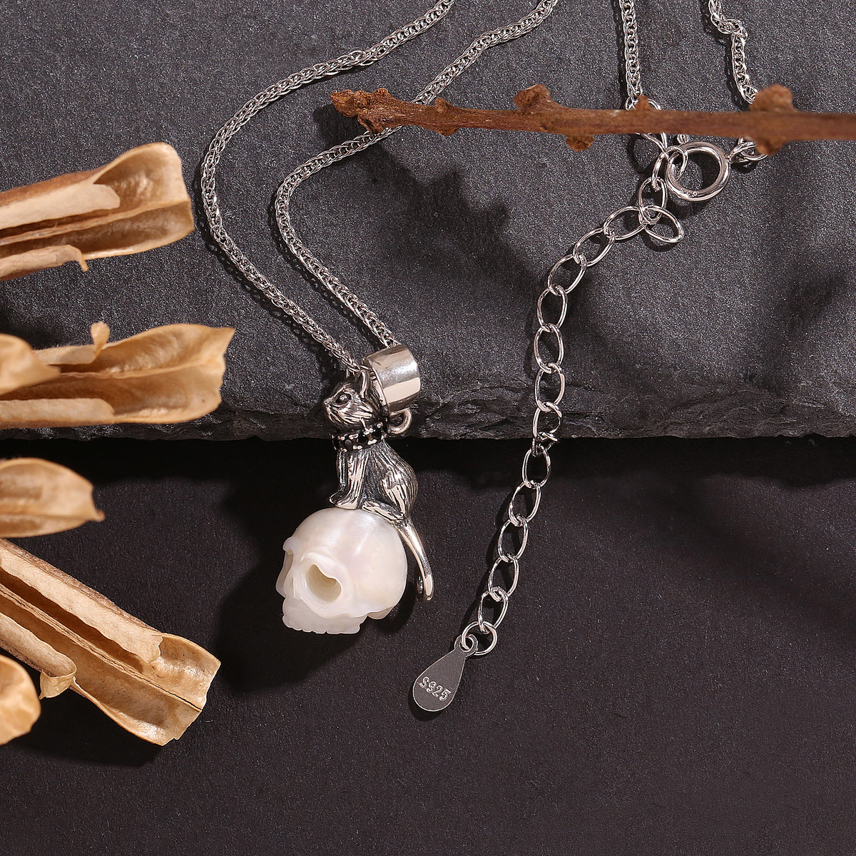 Distressed Celestial Cat Cranium Pearl Necklace-White
