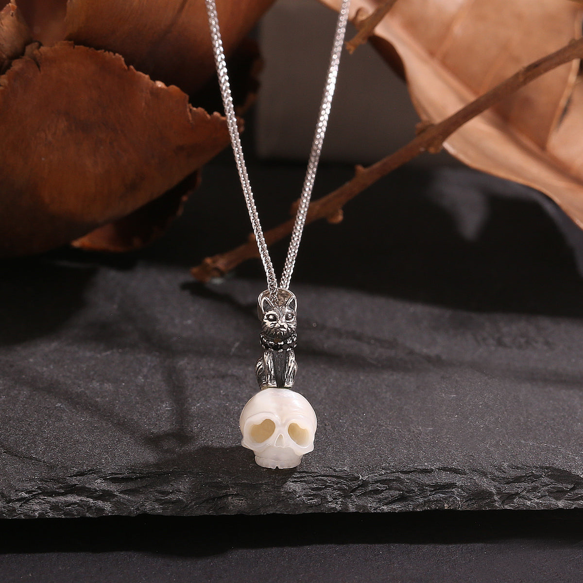 Distressed Celestial Cat Cranium Pearl Necklace-White