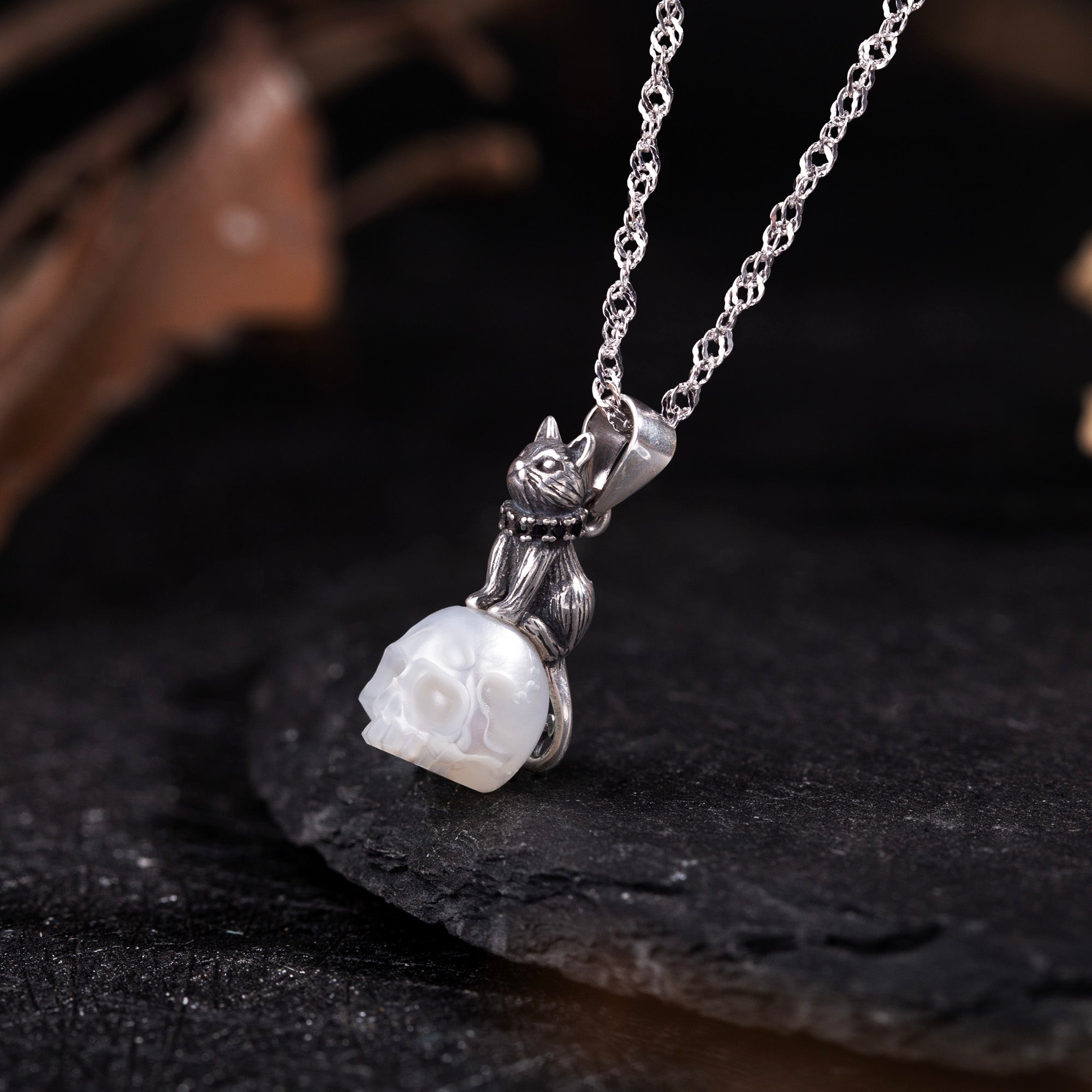 Distressed Dark Devil Pearl Skull Necklace-Belle Juri