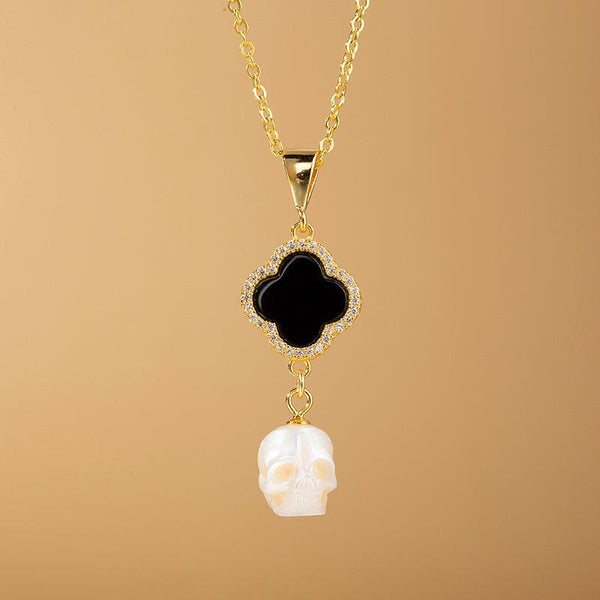 FourLeafCloverPearlSkullNeckla