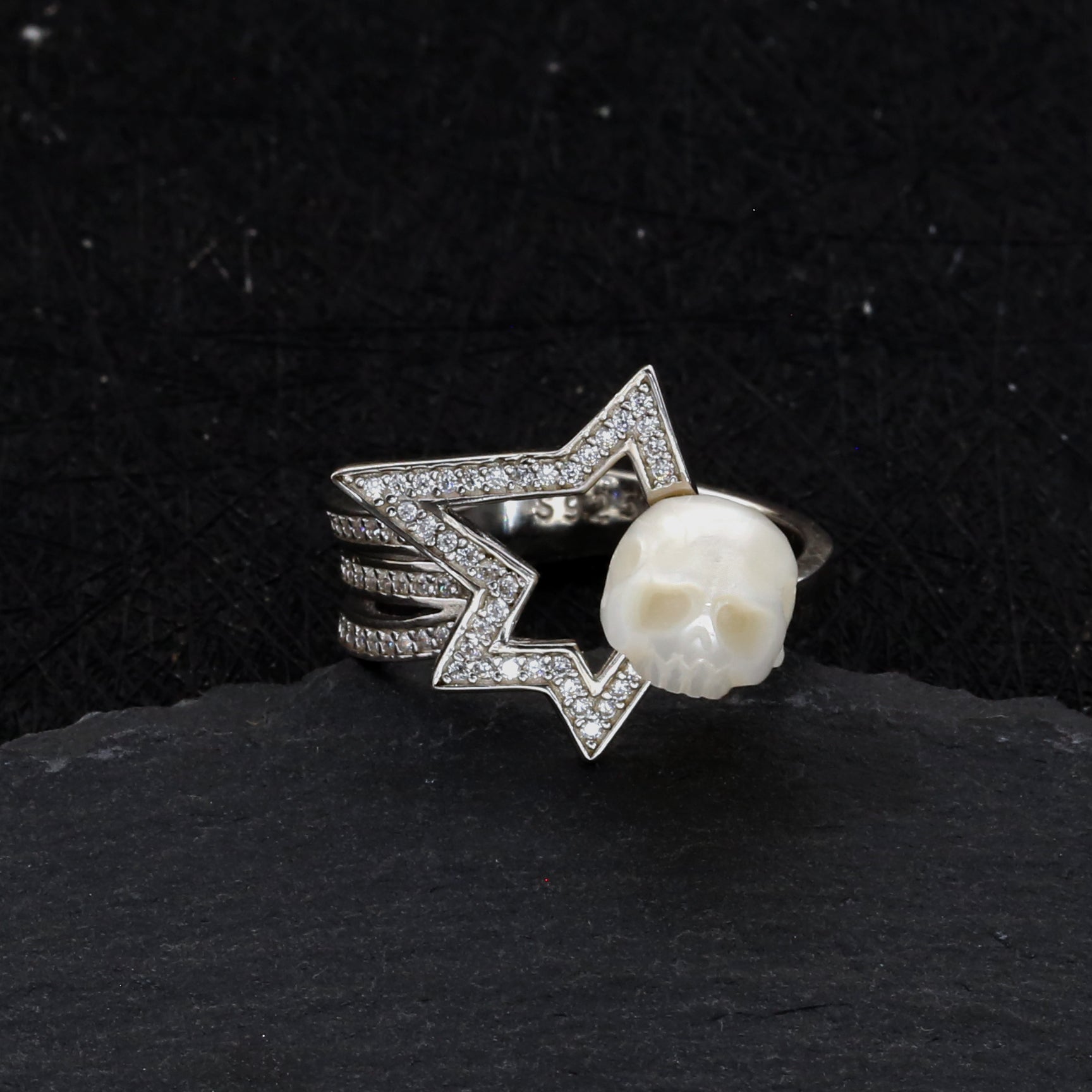 Geometric Four-Pointed Star CZ Pearl Skull Ring