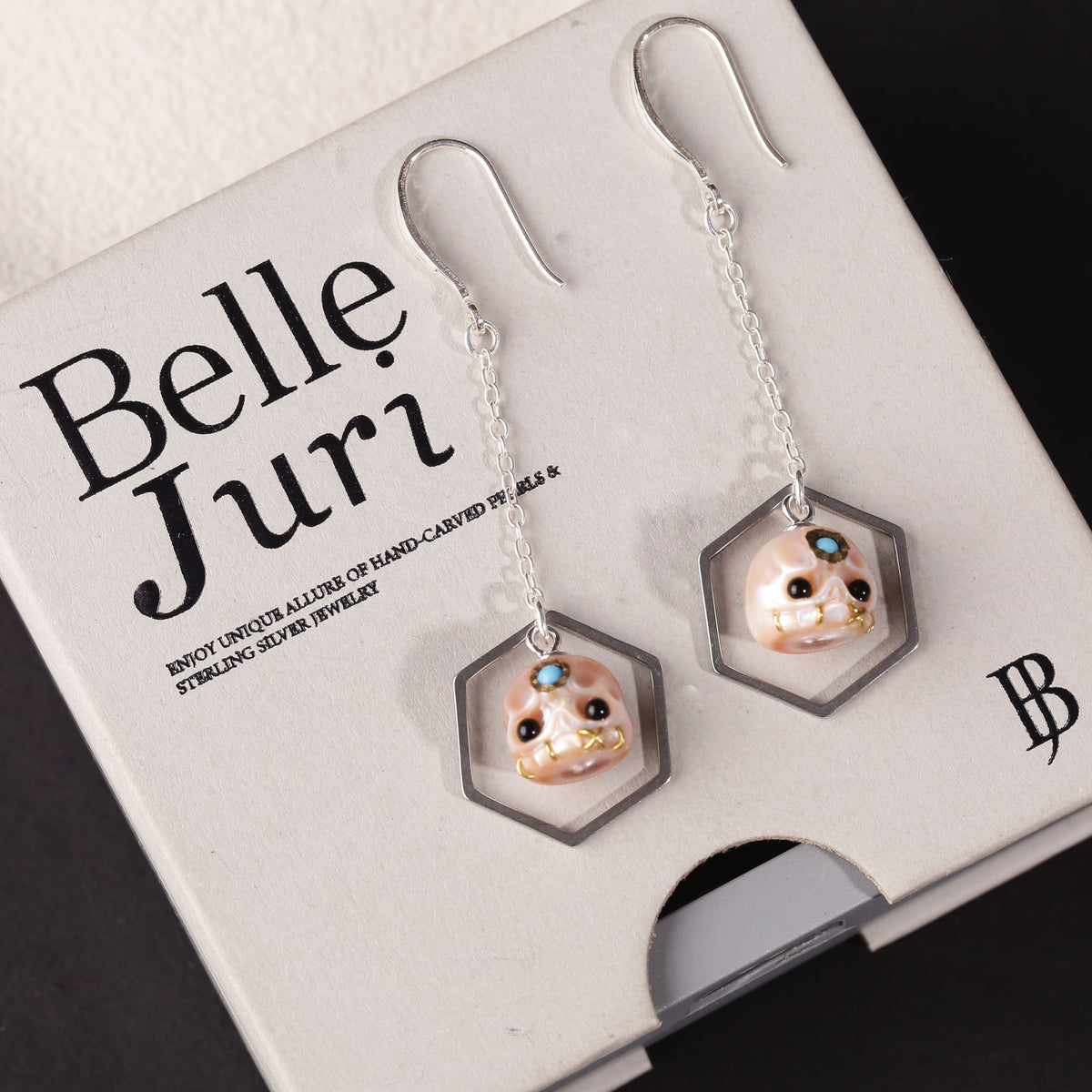 Orecchini classici di cerchio Huggie Drop cranio