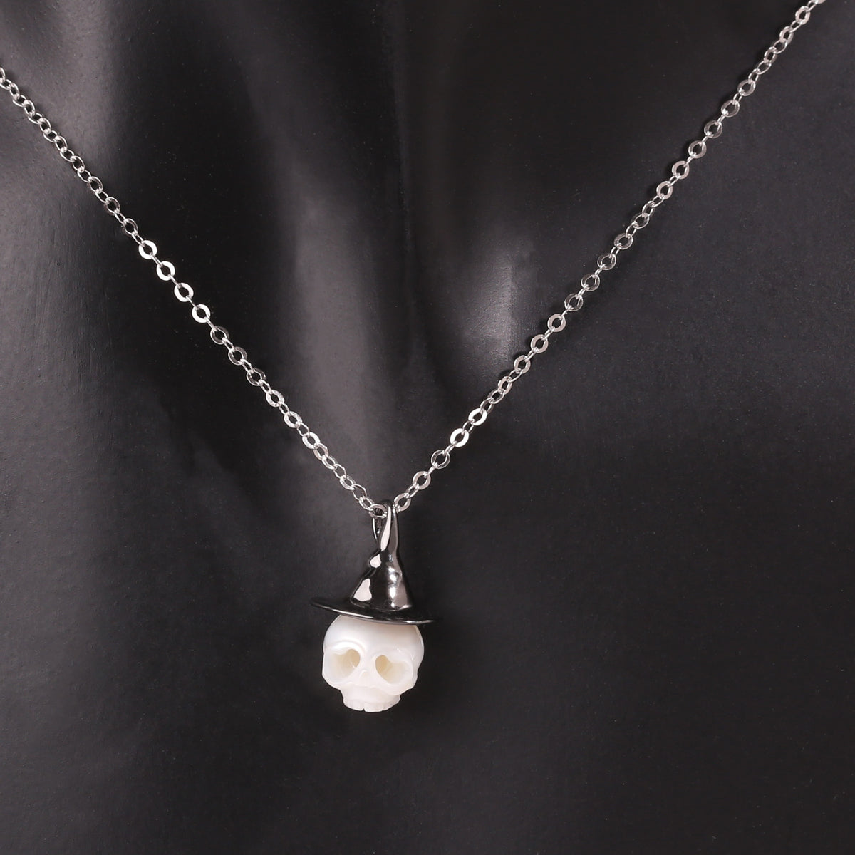 Gothic Cranium Pearl Witch Hat Necklace-White