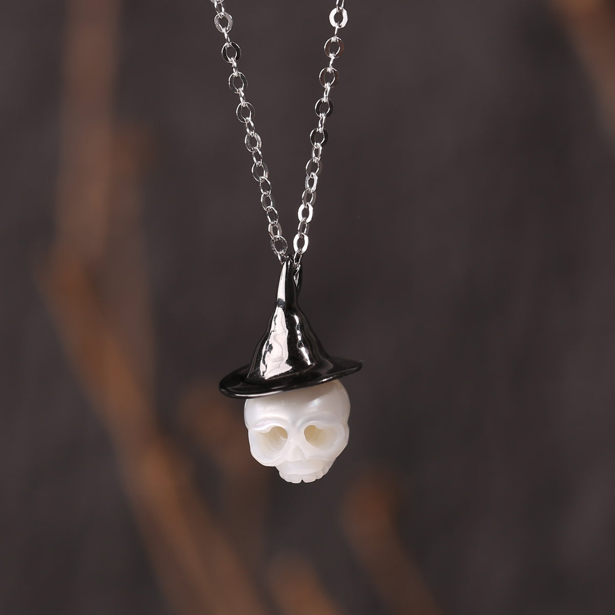 Gothic Cranium Pearl Witch Hat Necklace-White