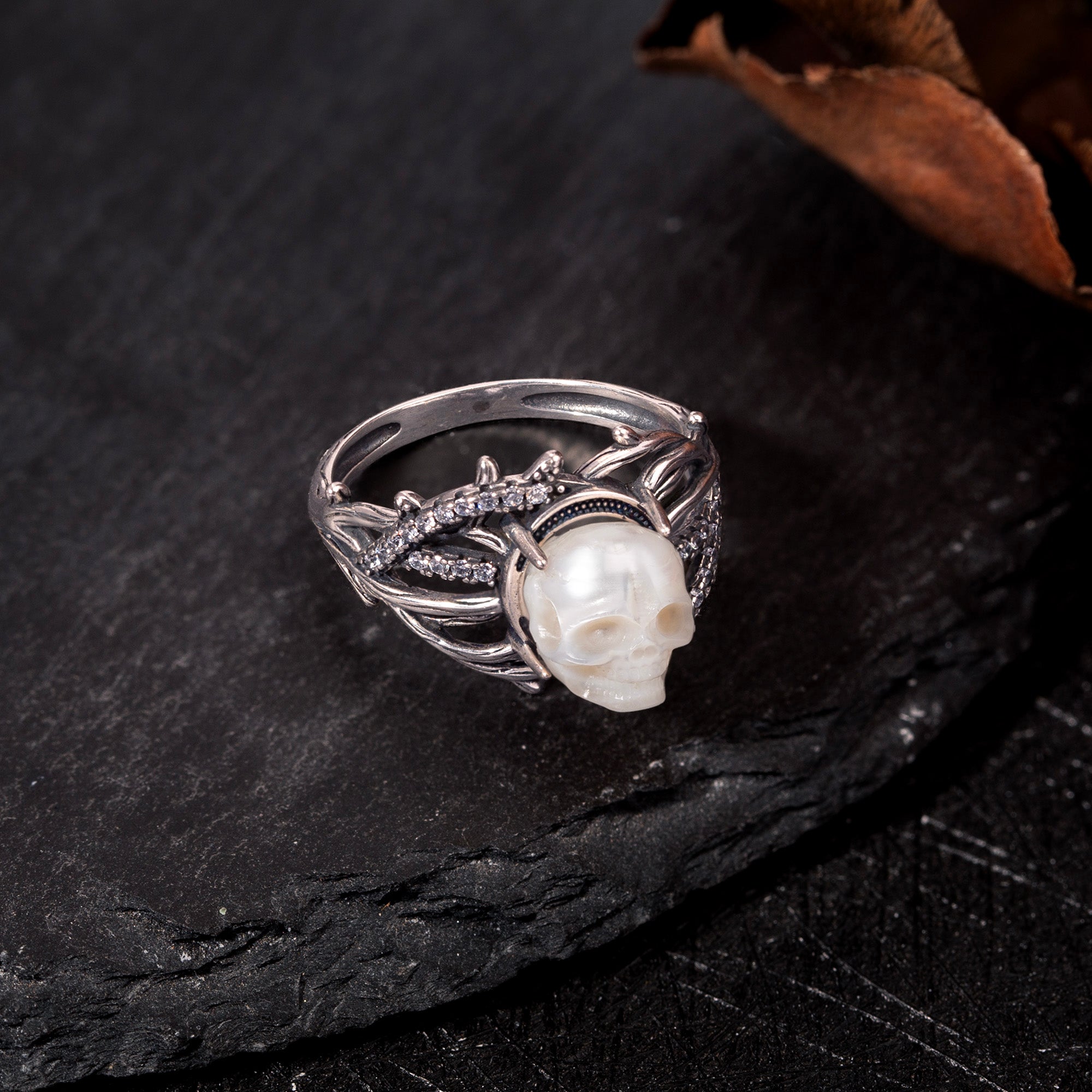Gothic Pearl Skull Vine Branches Twist Inlaid Ring