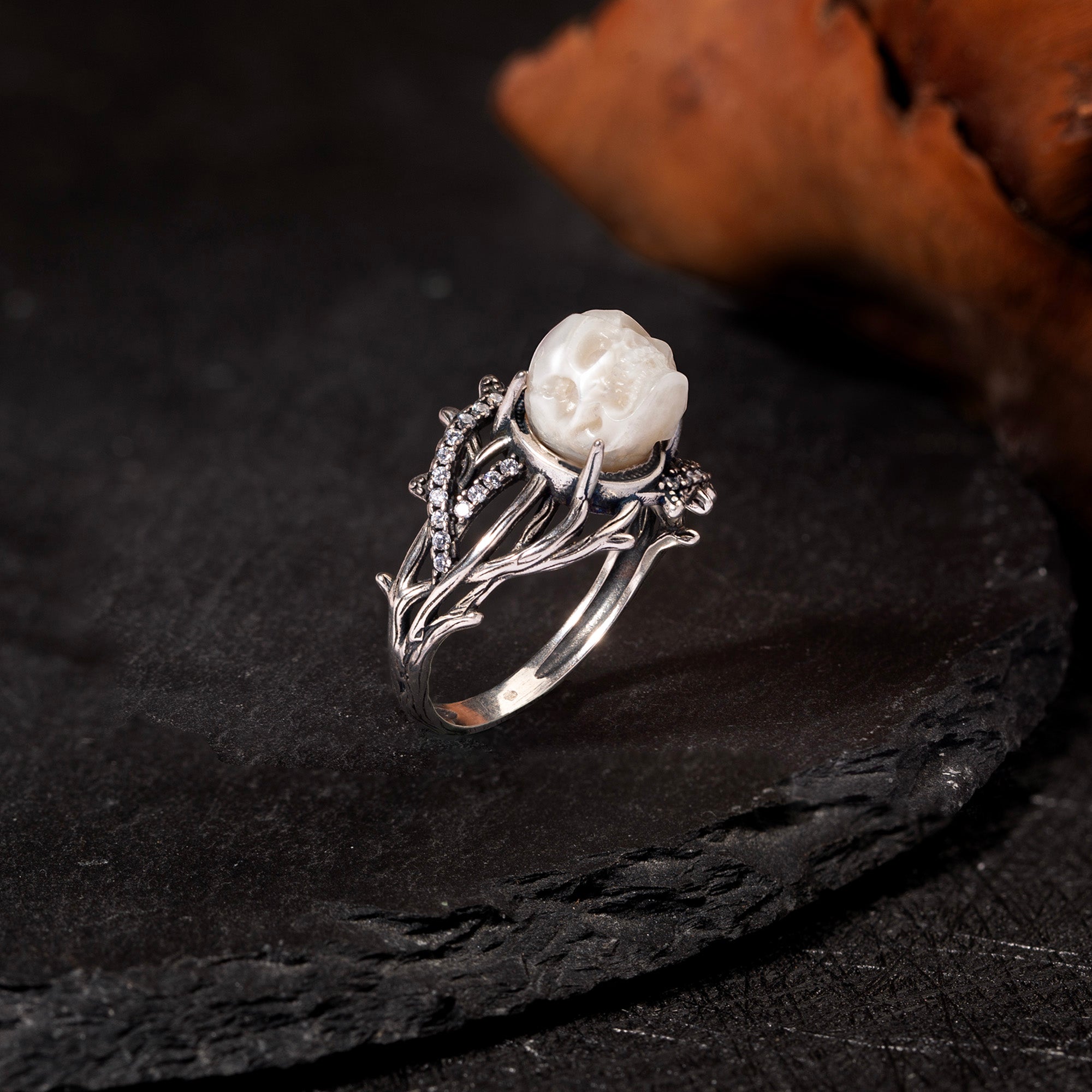 Gothic Pearl Skull Vine Branches Twist Inlaid Ring