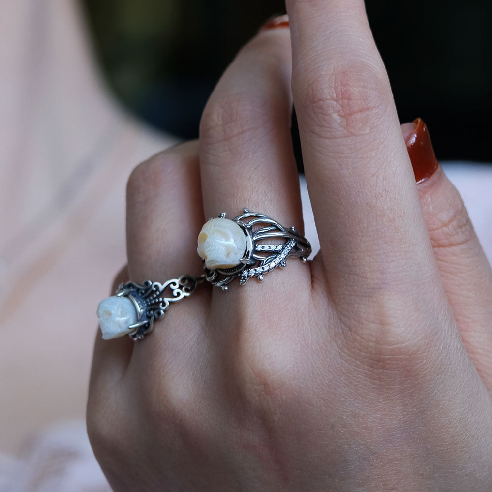 Gothic Pearl Skull Vine Branches Twist Inlaid Ring