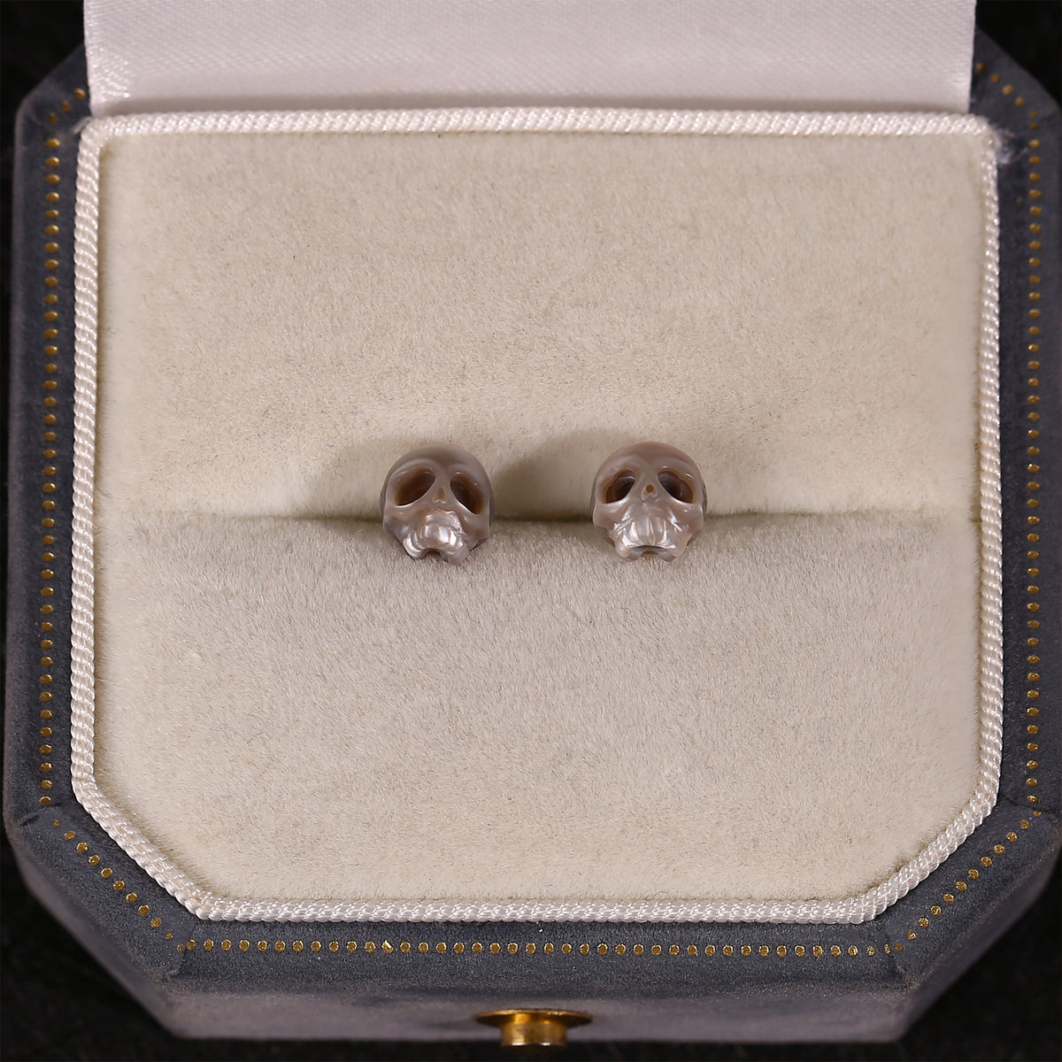 Gothic Mystery Minimalist Cranium Pearl Stud Earrings-Gray