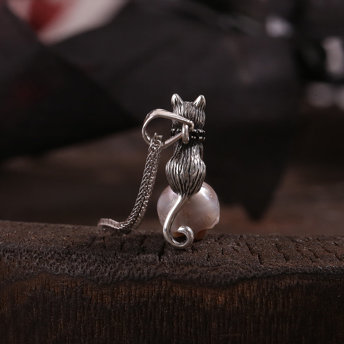 Distressed Celestial Cat Cranium Pearl Necklace-Gray