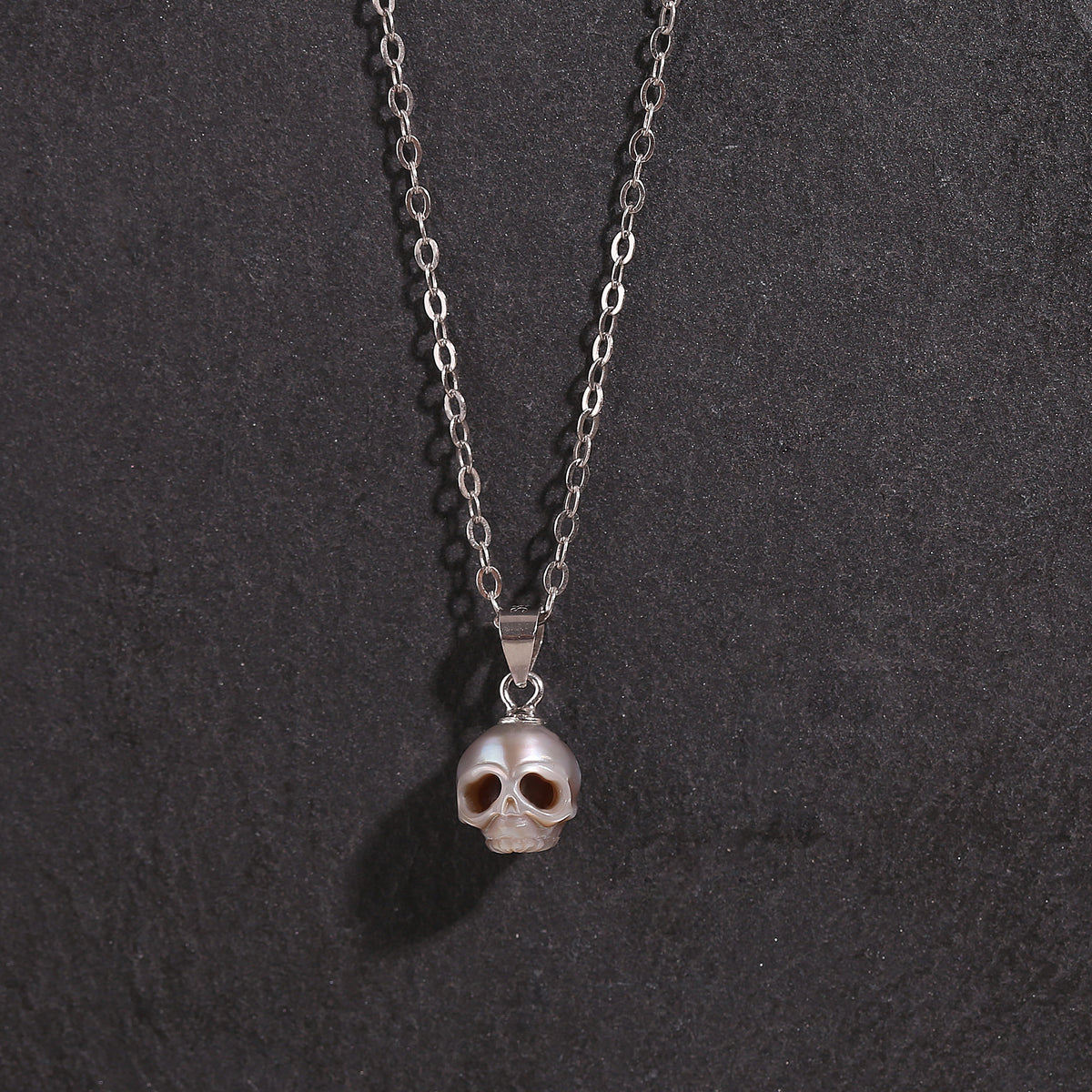 Hand-carved Gothic Cranium Pearl Pendant Necklace-Gray