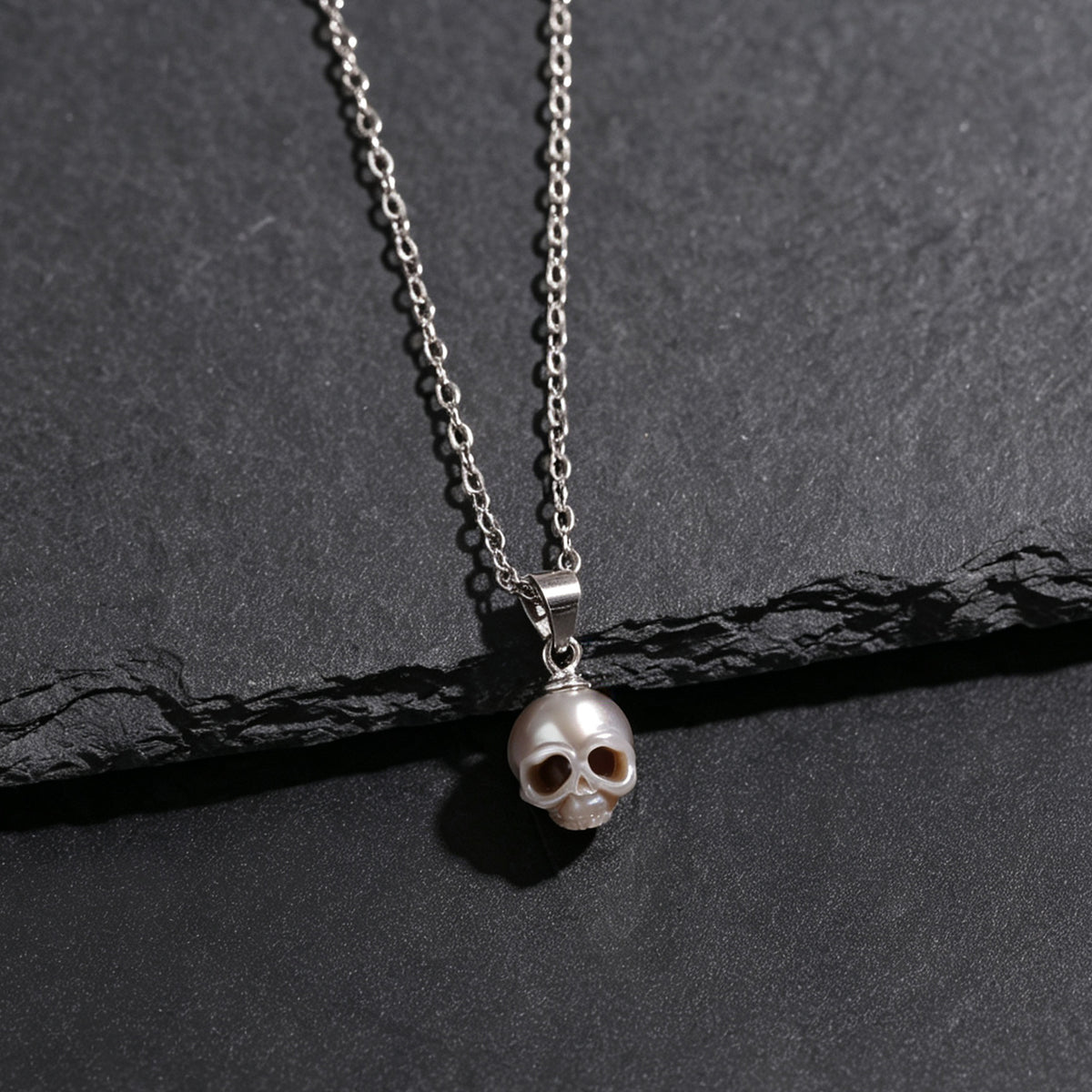 Hand-carved Gothic Cranium Pearl Pendant Necklace-Gray