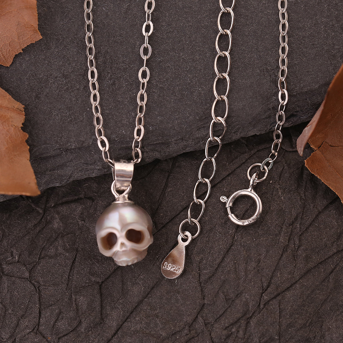 Hand-carved Gothic Cranium Pearl Pendant Necklace-Gray