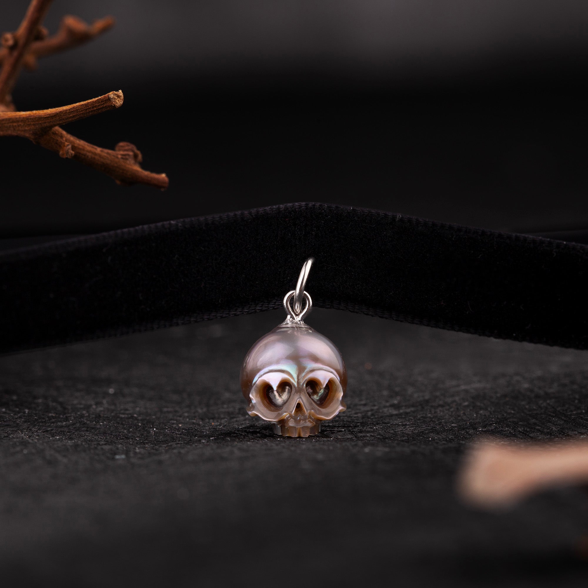 Heart-Shaped Skull Pendant Velvet Necklace