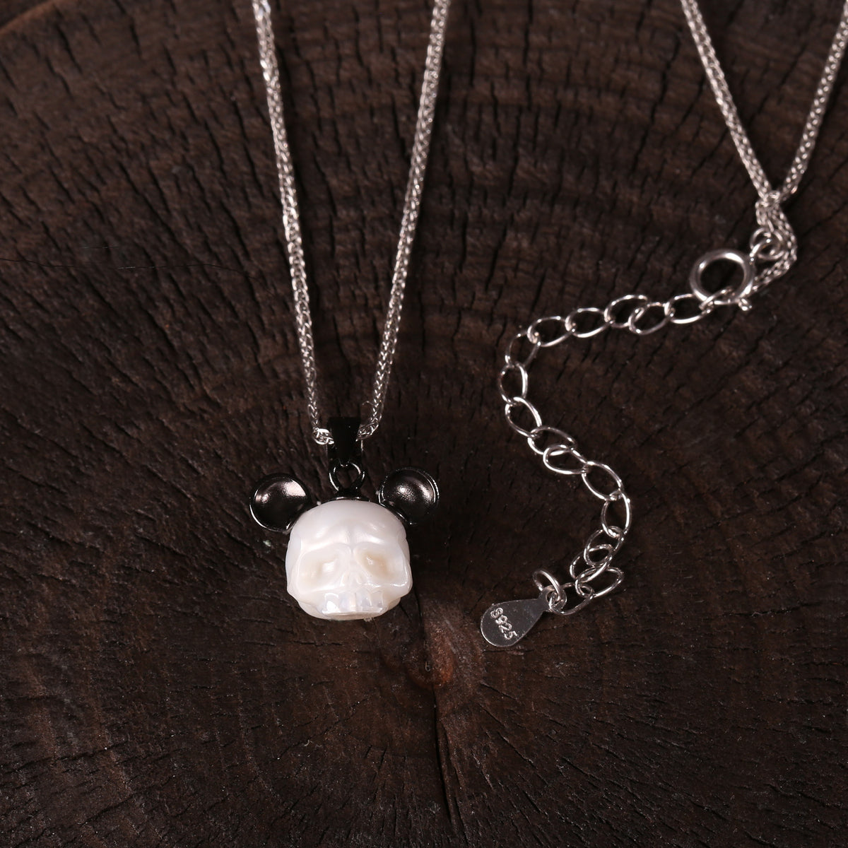 Mickey Mouse Pearls Cranium Necklace