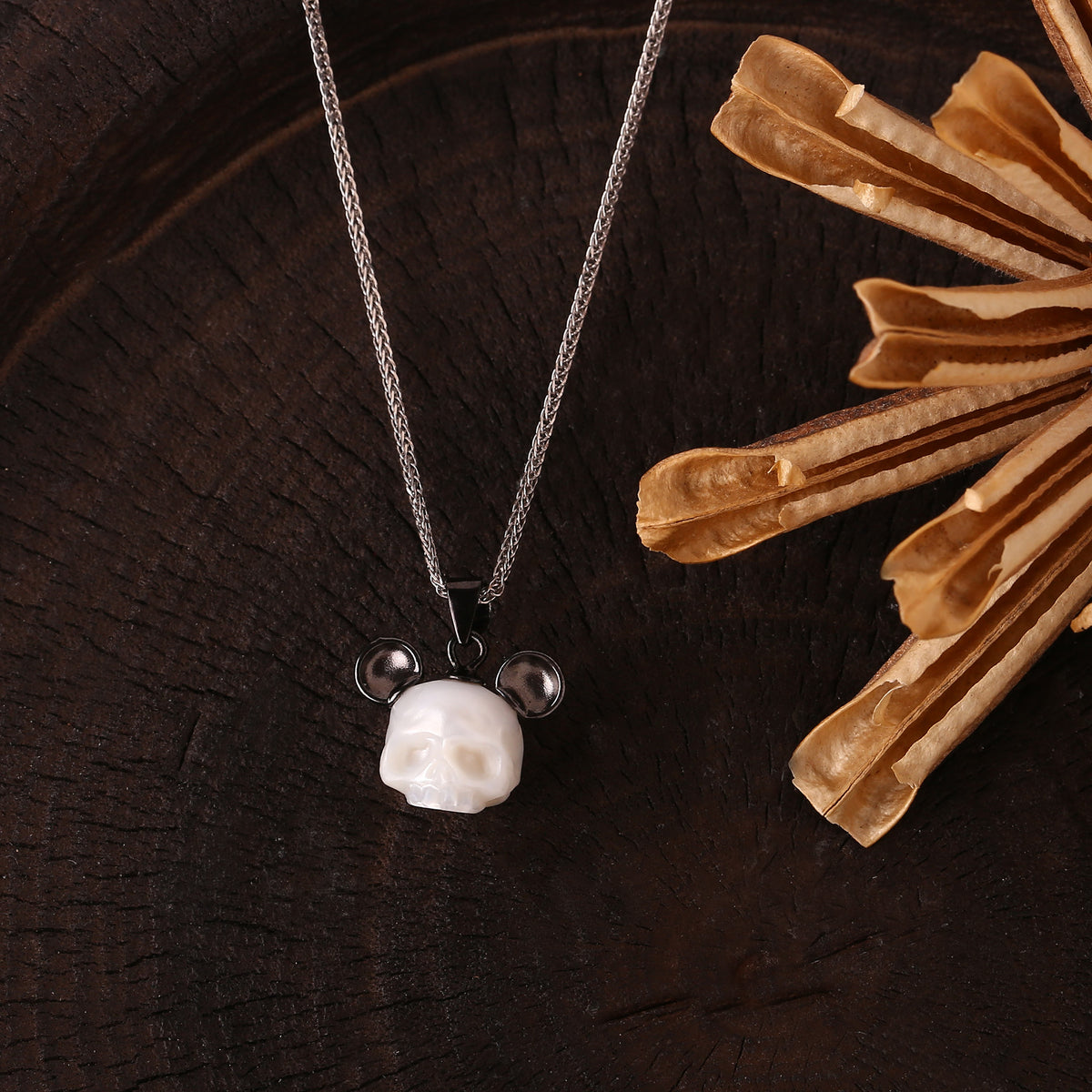 Mickey Mouse Pearls Cranium Necklace