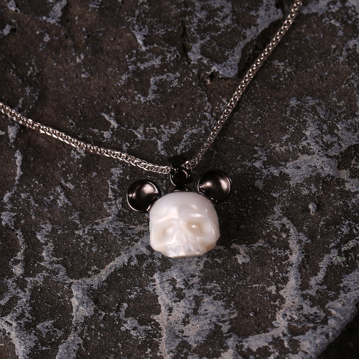 Mickey Mouse Pearls Cranium Necklace