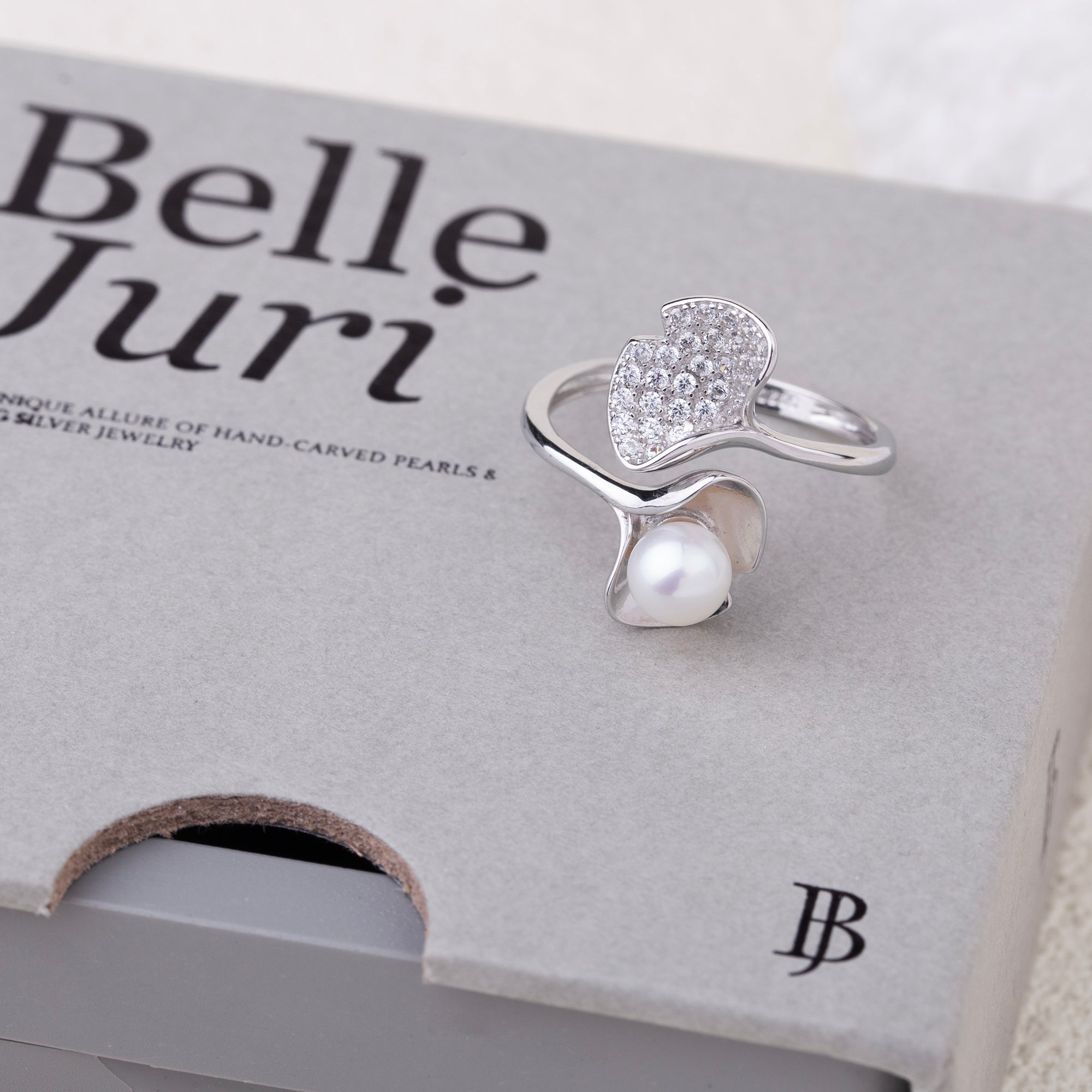 Interwoven Lotus Leaves Pearl Ring