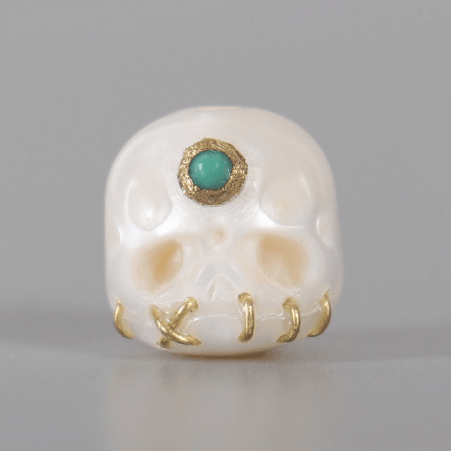 Belle Juri Natural Pearl Śmaśana Skull Bead