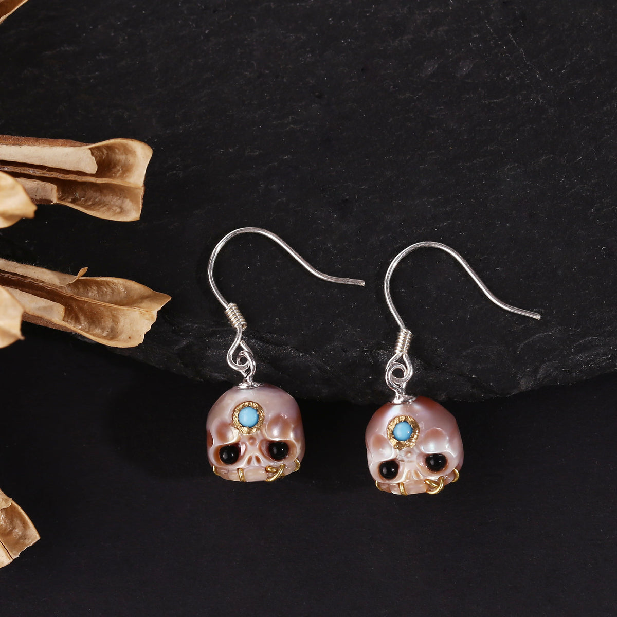 Minimalist Śmaśana Skull Pearl Dangle Drop Earrings