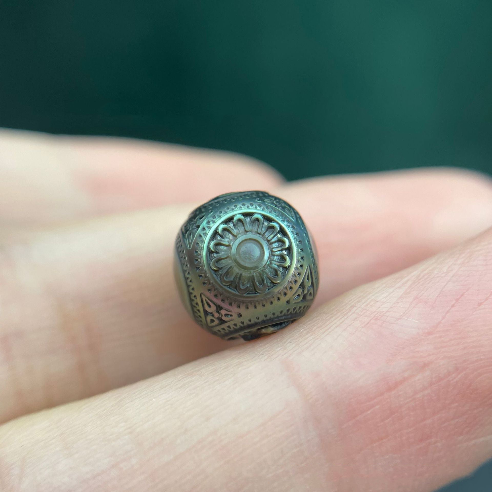 Natural Tahitian Hand-Carved Skull Black Pearl Bead