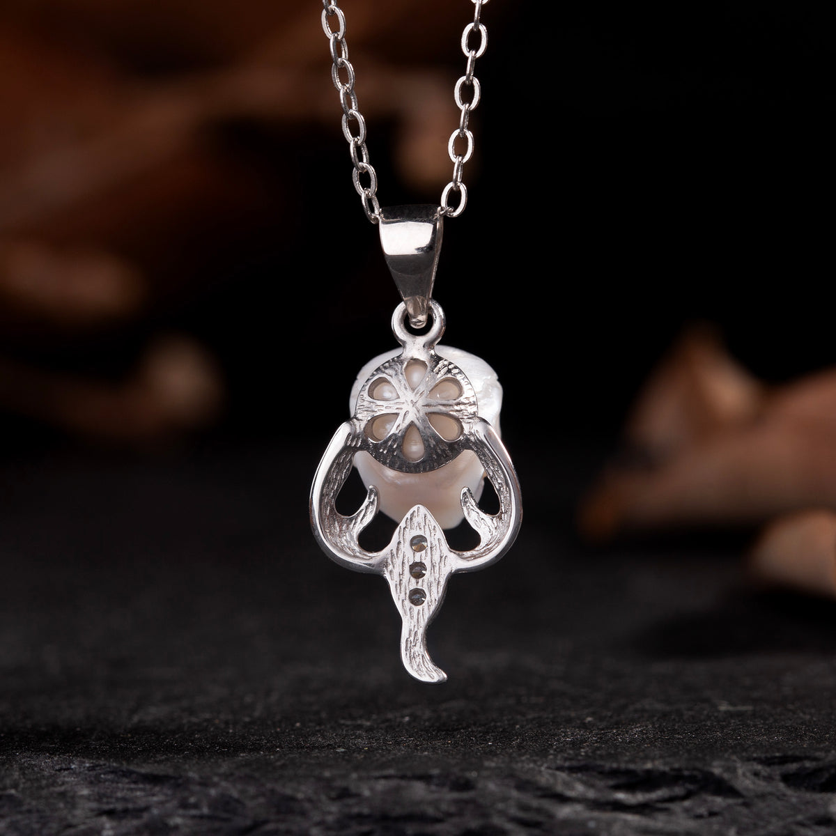 12 Signes du zodiaque Collier Scorpio Pearl Skull