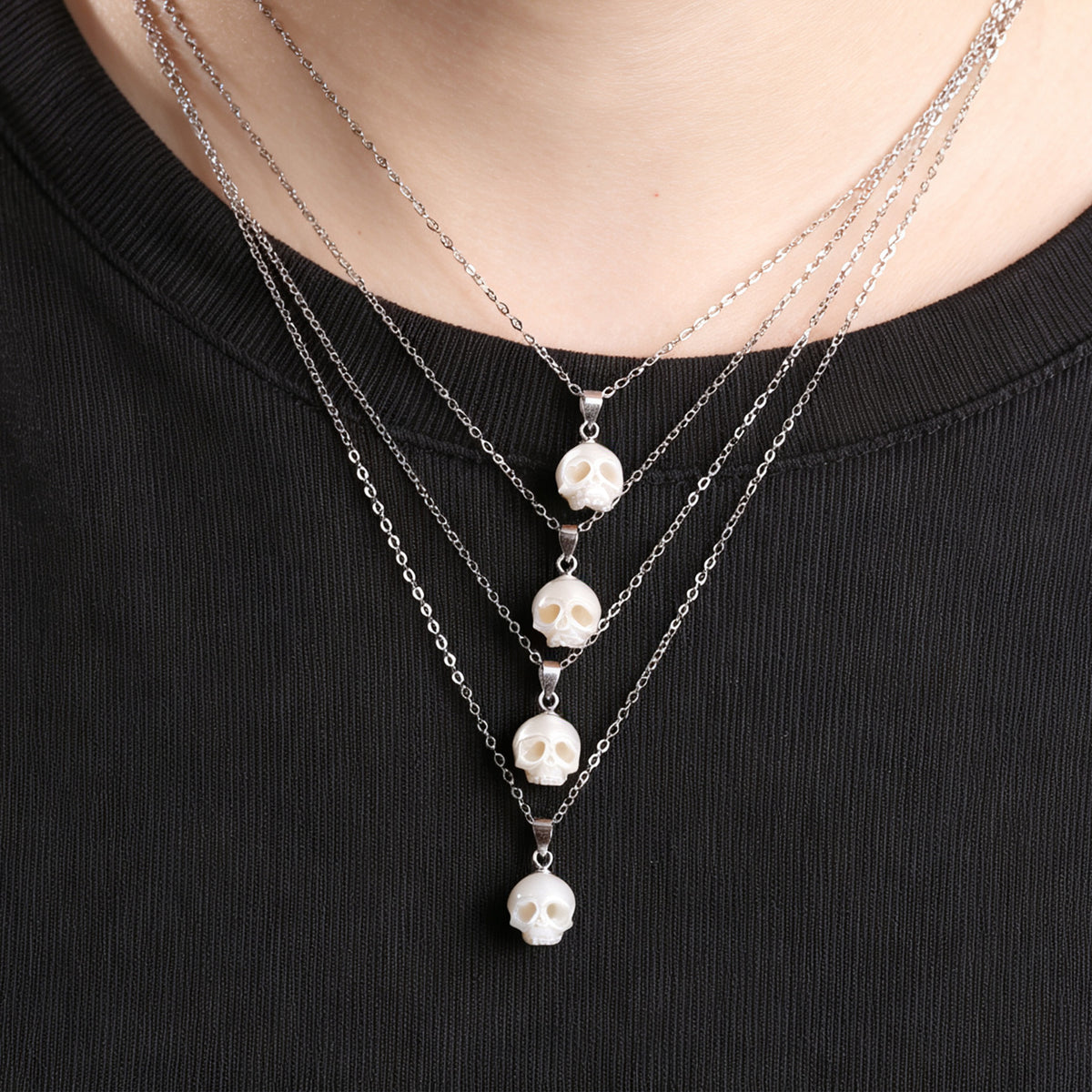 Hand-carved Gothic Cranium Pearl Pendant Necklace-White