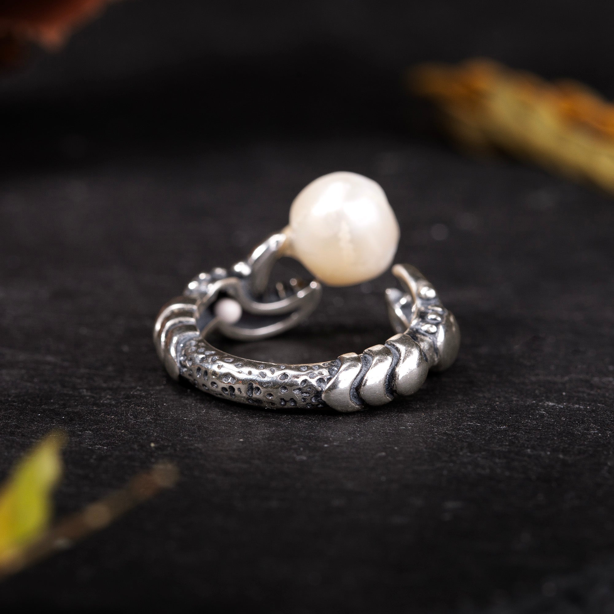 Pearl Skull Crab Pincer Ring